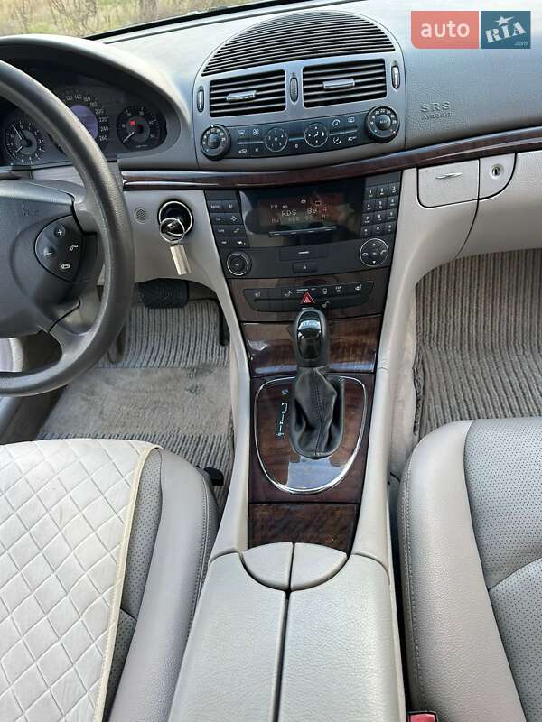 Седан Mercedes-Benz E-Class 2004 в Ровно