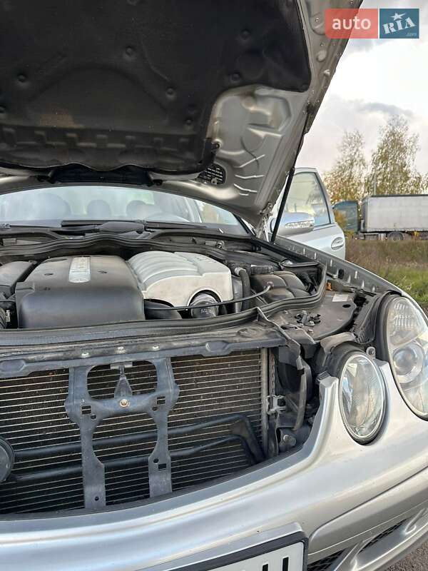 Седан Mercedes-Benz E-Class 2004 в Ровно