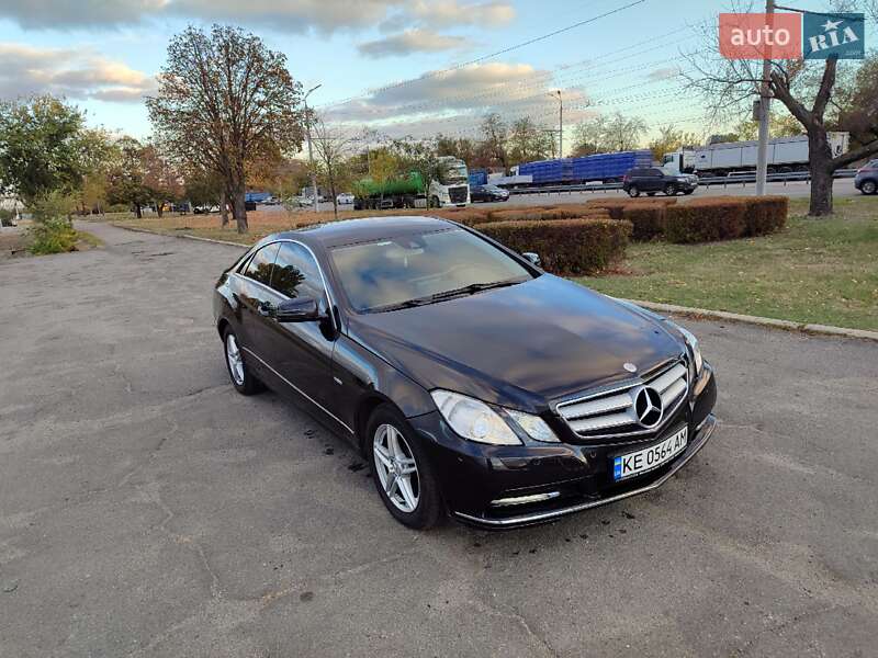 Купе Mercedes-Benz E-Class 2011 в Днепре фото 35 Купе Mercedes-Benz E-Class 2011 в Днепре