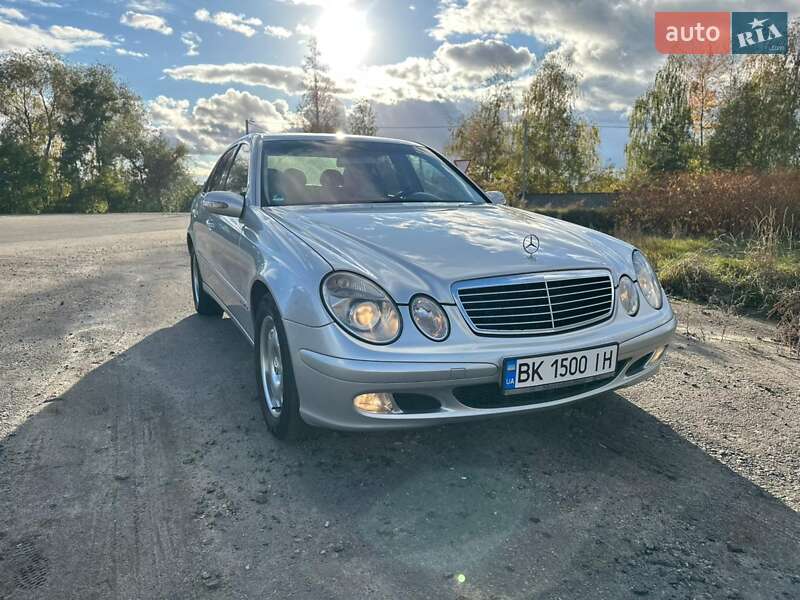 Седан Mercedes-Benz E-Class 2004 в Ровно