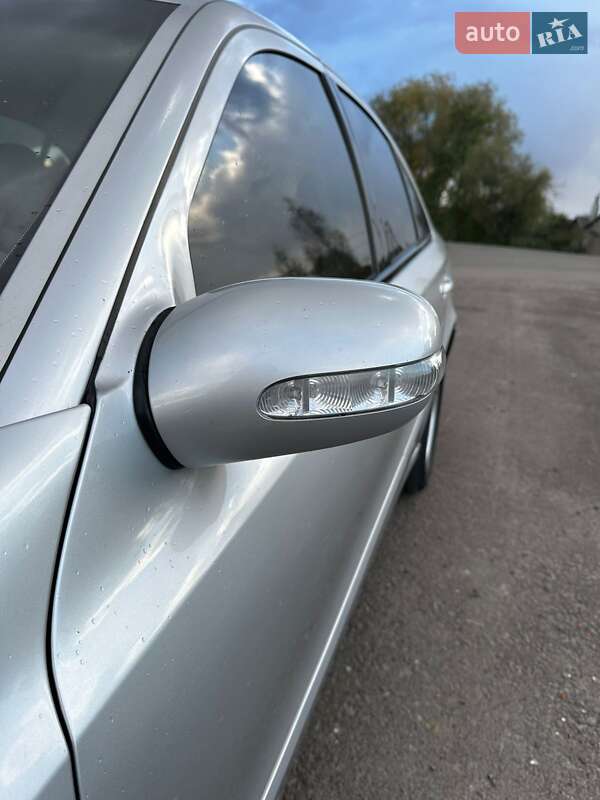 Седан Mercedes-Benz E-Class 2004 в Ровно