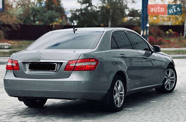 Седан Mercedes-Benz E-Class 2010 в 