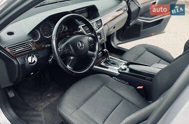 Седан Mercedes-Benz E-Class 2010 в 