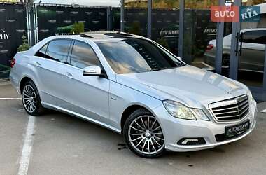 Седан Mercedes-Benz E-Class 2009 в Киеве