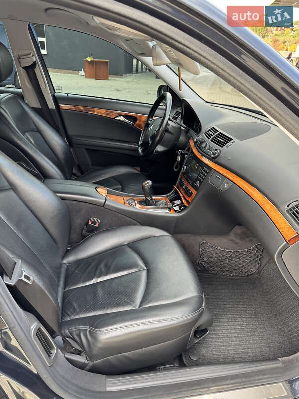Седан Mercedes-Benz E-Class 2006 в Турке