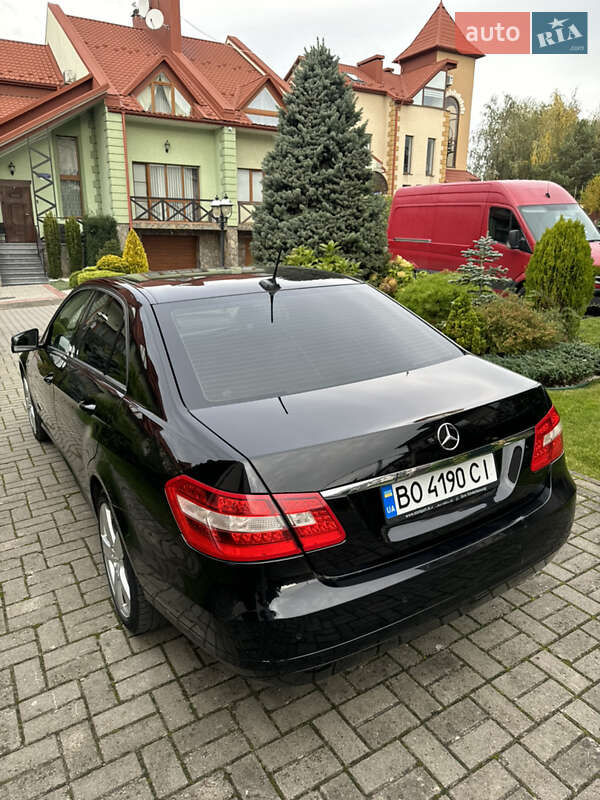 Седан Mercedes-Benz E-Class 2010 в Черновцах