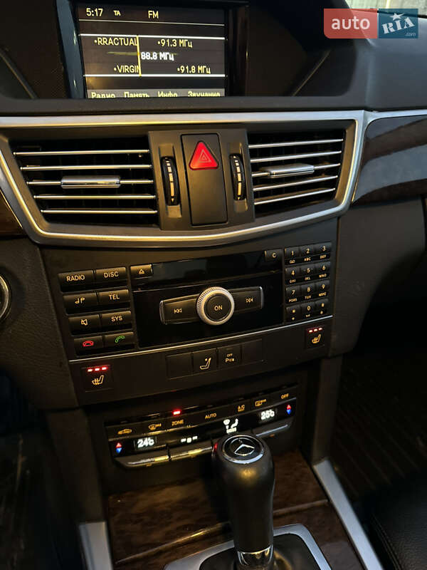 Седан Mercedes-Benz E-Class 2010 в Черновцах