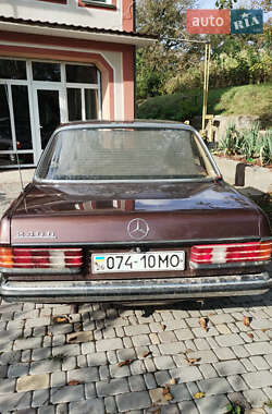 Седан Mercedes-Benz E-Class 1985 в Черновцах