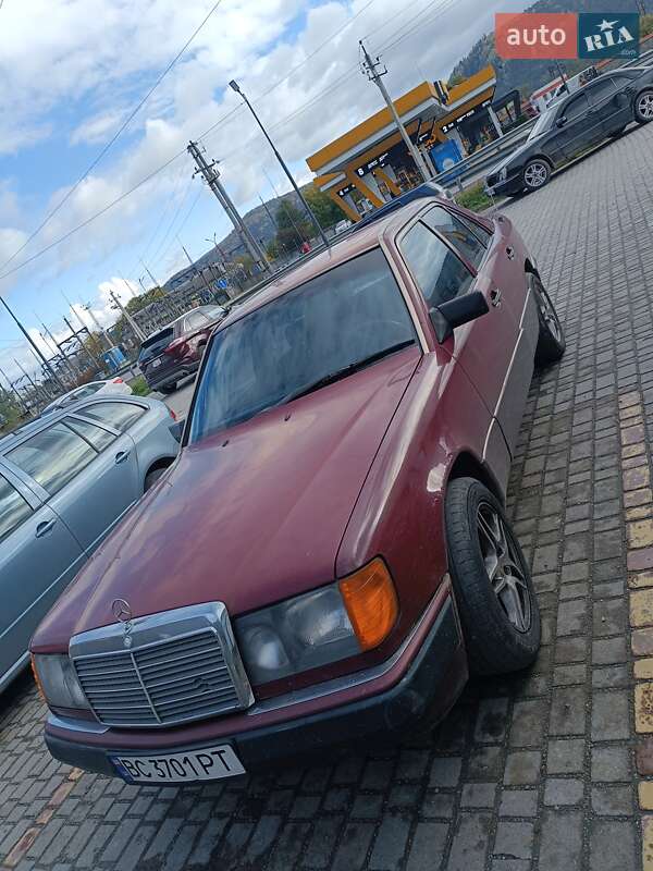 Седан Mercedes-Benz E-Class 1992 в Сколе