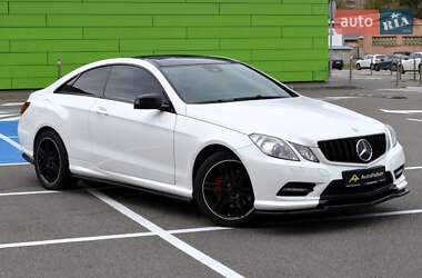 Купе Mercedes-Benz E-Class 2012 в 