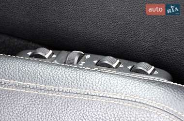 Купе Mercedes-Benz E-Class 2012 в 