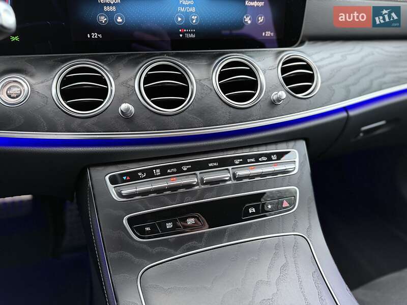Седан Mercedes-Benz E-Class 2021 в Киеве