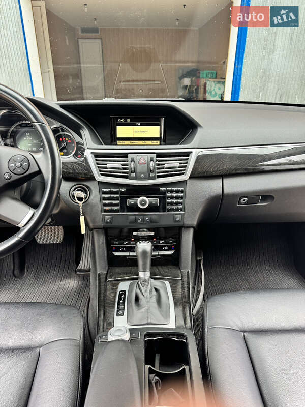 Седан Mercedes-Benz E-Class 2009 в Южноукраинске