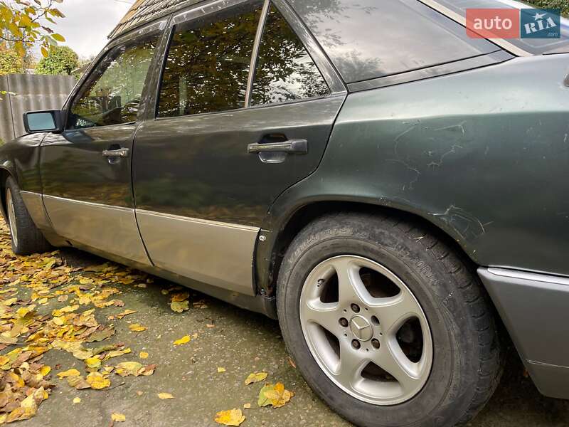 Седан Mercedes-Benz E-Class 1991 в Чигирине фото 4 Седан Mercedes-Benz E-Class 1991 в Чигирине