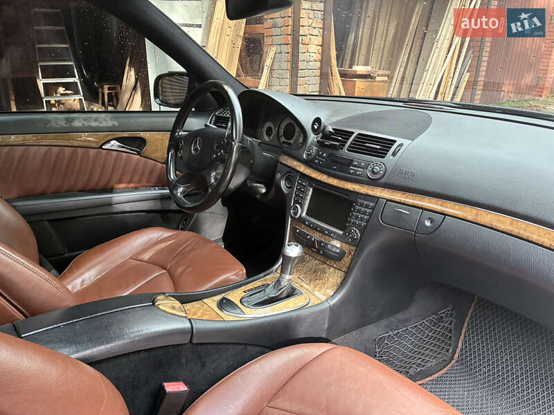 Седан Mercedes-Benz E-Class 2006 в Ивано-Франковске