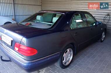 Седан Mercedes-Benz E-Class 1997 в 