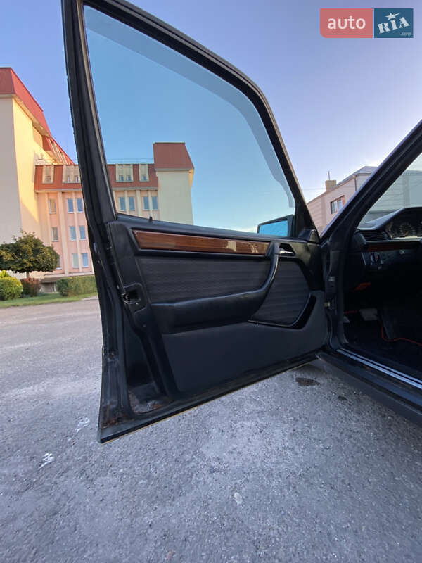 Седан Mercedes-Benz E-Class 1992 в Тернополі