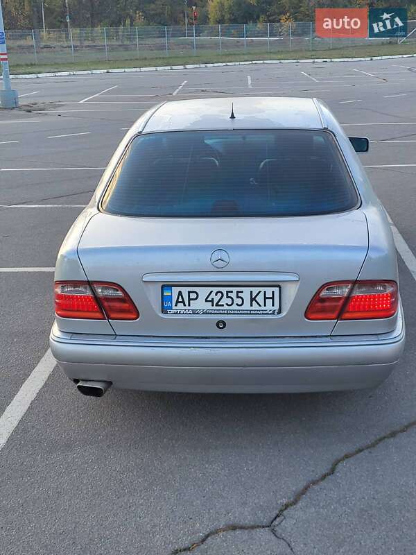 Седан Mercedes-Benz E-Class 1998 в Запорожье