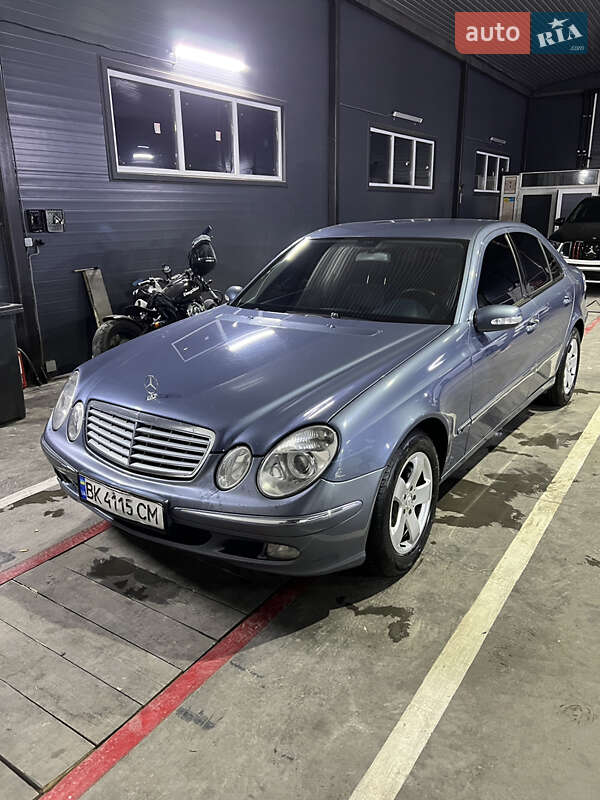 Седан Mercedes-Benz E-Class 2003 в 