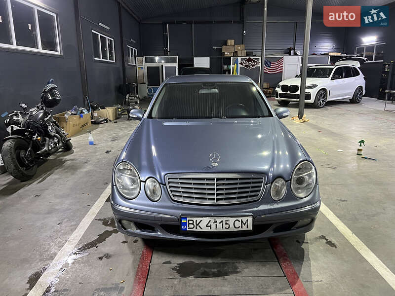 Седан Mercedes-Benz E-Class 2003 в Березному