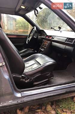 Седан Mercedes-Benz E-Class 1988 в 