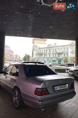 Седан Mercedes-Benz E-Class 1994 в 