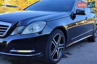 Седан Mercedes-Benz E-Class 2012 в Умани