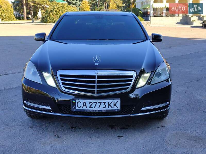 Седан Mercedes-Benz E-Class 2012 в Умані