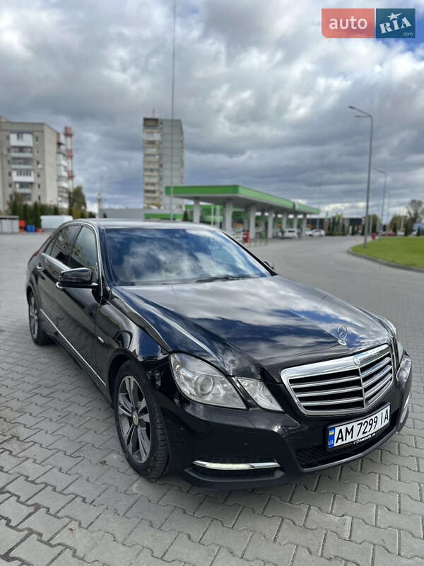 Седан Mercedes-Benz E-Class 2011 в Житомире фото 5 Седан Mercedes-Benz E-Class 2011 в Житомире