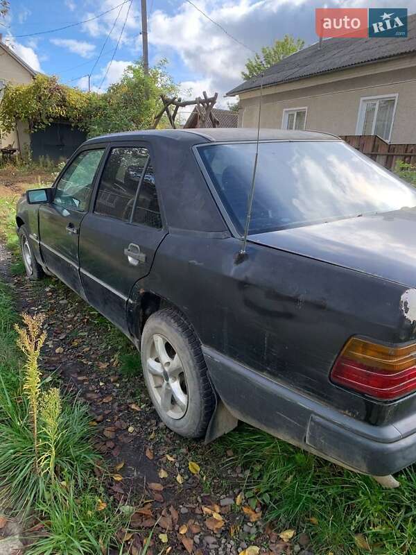 Седан Mercedes-Benz E-Class 1988 в Галиче фото 3 Седан Mercedes-Benz E-Class 1988 в Галиче