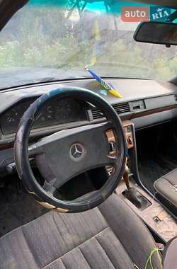 Седан Mercedes-Benz E-Class 1988 в 