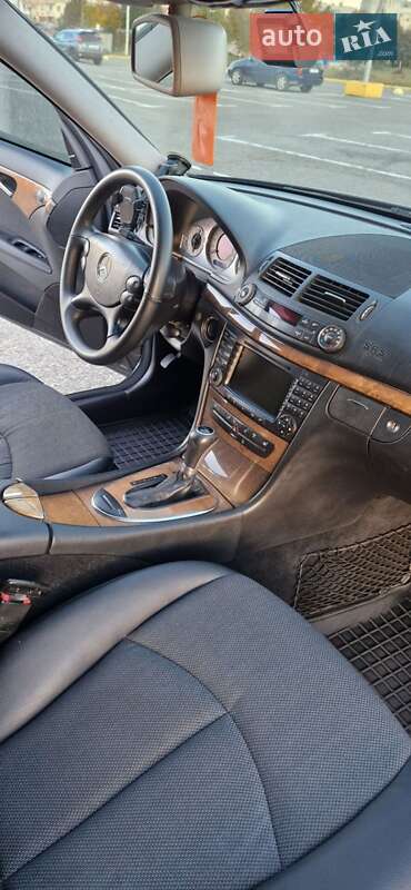 Седан Mercedes-Benz E-Class 2008 в Черновцах