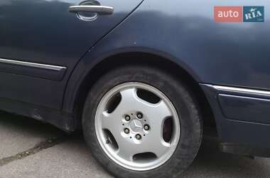 Седан Mercedes-Benz E-Class 1997 в Києві