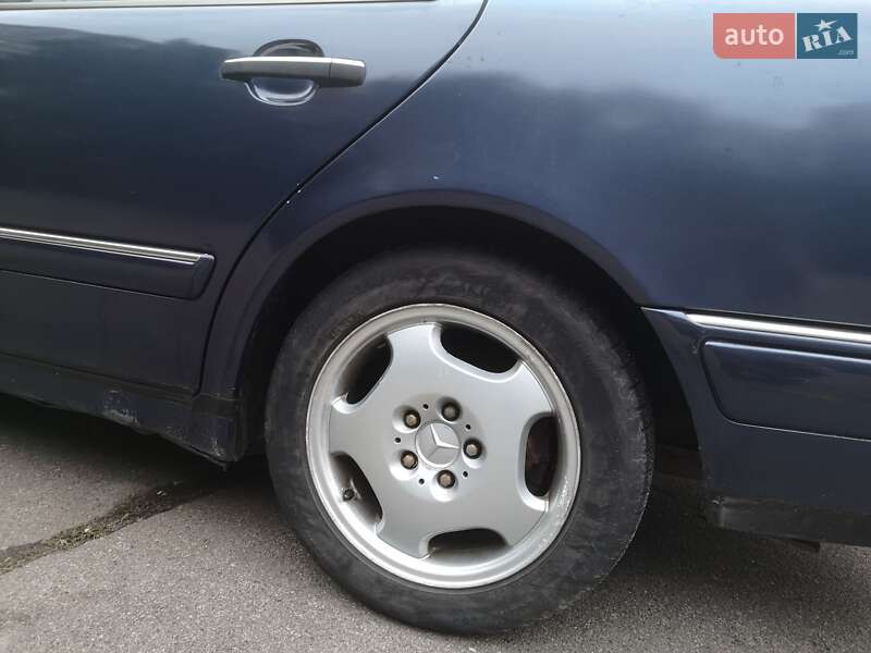 Седан Mercedes-Benz E-Class 1997 в Києві