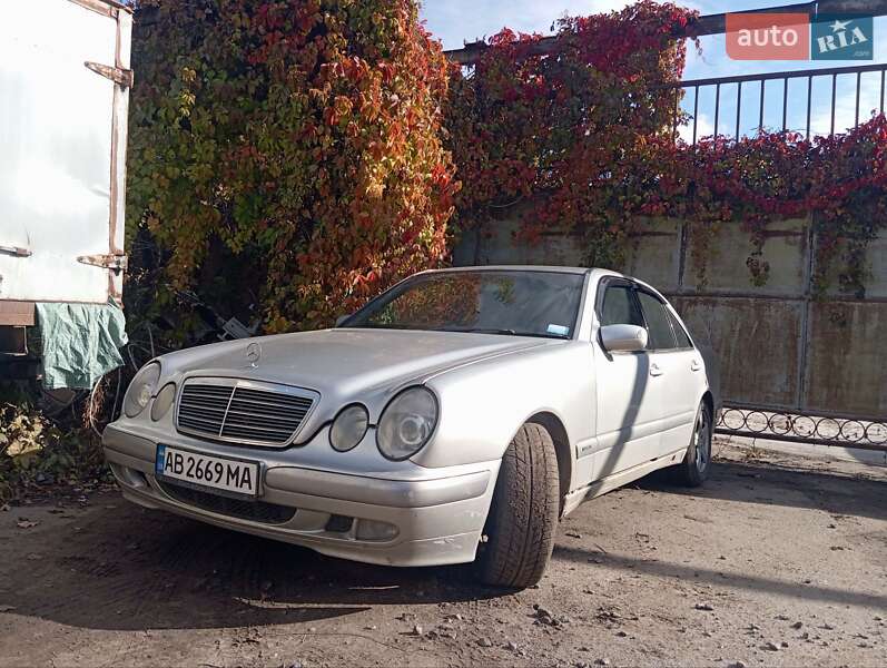 Mercedes-Benz E-Class 2001
