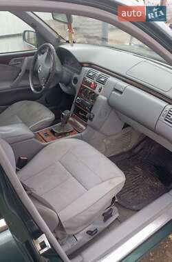 Седан Mercedes-Benz E-Class 1999 в 
