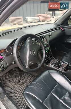 Седан Mercedes-Benz E-Class 2001 в  фото 7 Седан Mercedes-Benz E-Class 2001 в