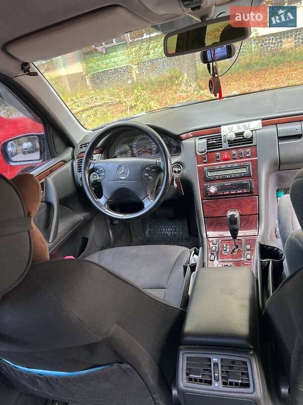 Седан Mercedes-Benz E-Class 2001 в Полтаві