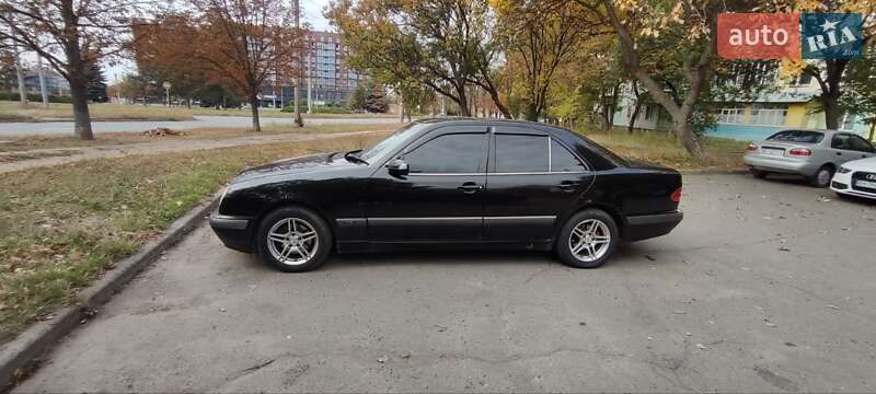 Седан Mercedes-Benz E-Class 2001 в Полтаві