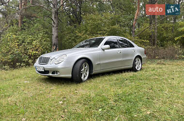 Седан Mercedes-Benz E-Class 2004 в Коростене