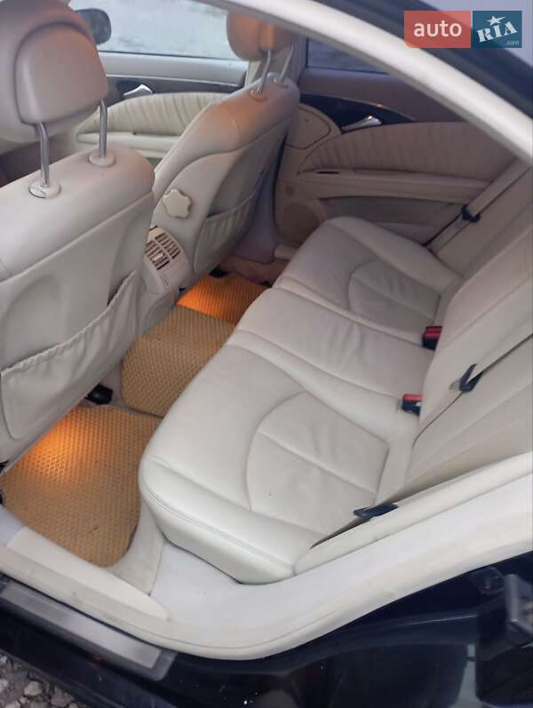 Седан Mercedes-Benz E-Class 2004 в Рівному