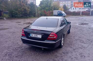 Седан Mercedes-Benz E-Class 2004 в  фото 4 Седан Mercedes-Benz E-Class 2004 в