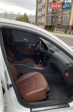 Седан Mercedes-Benz E-Class 2004 в  фото 4 Седан Mercedes-Benz E-Class 2004 в