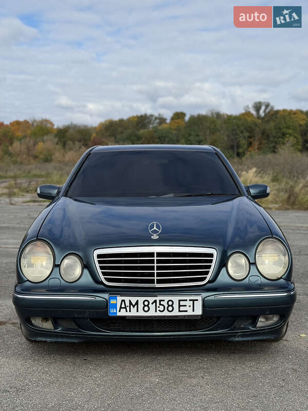 Седан Mercedes-Benz E-Class 2000 в Казатине