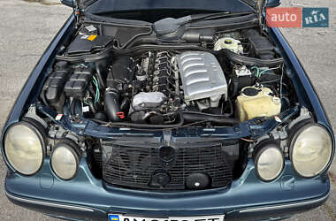 Седан Mercedes-Benz E-Class 2000 в 