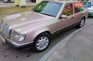 Седан Mercedes-Benz E-Class 1993 в Коцюбинском