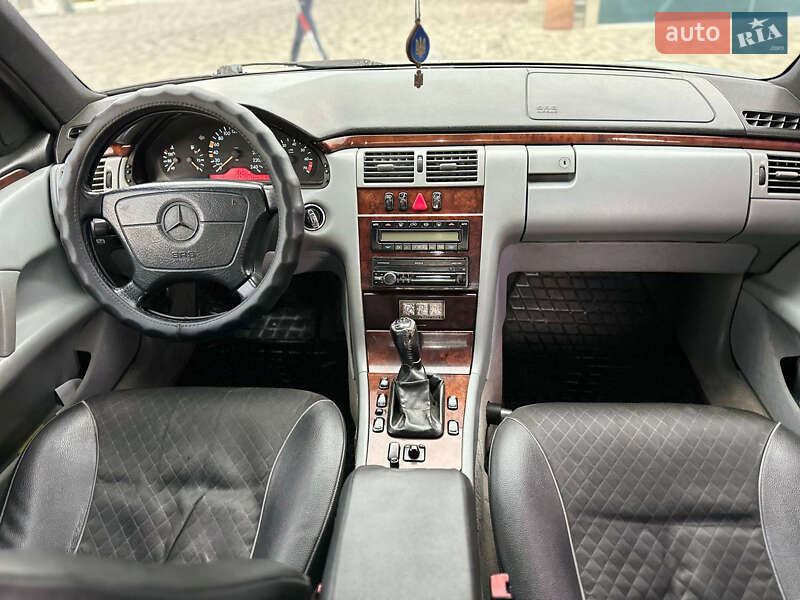 Седан Mercedes-Benz E-Class 1998 в Днепре фото 5 Седан Mercedes-Benz E-Class 1998 в Днепре