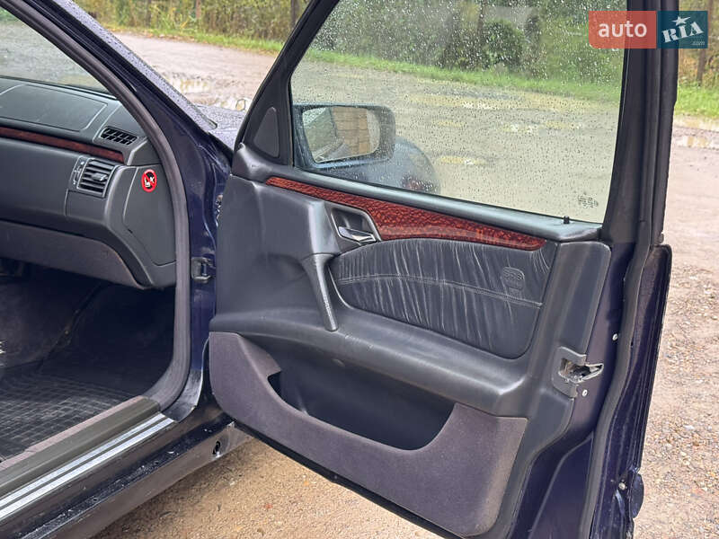 Седан Mercedes-Benz E-Class 1998 в Чернівцях