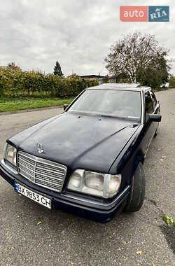 Седан Mercedes-Benz E-Class 1994 в Хмельницком