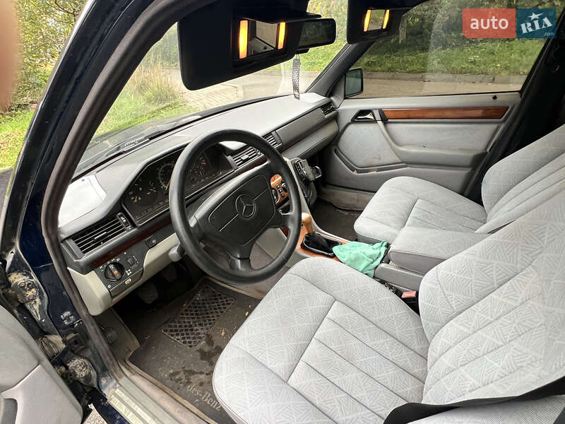 Седан Mercedes-Benz E-Class 1994 в Хмельницком